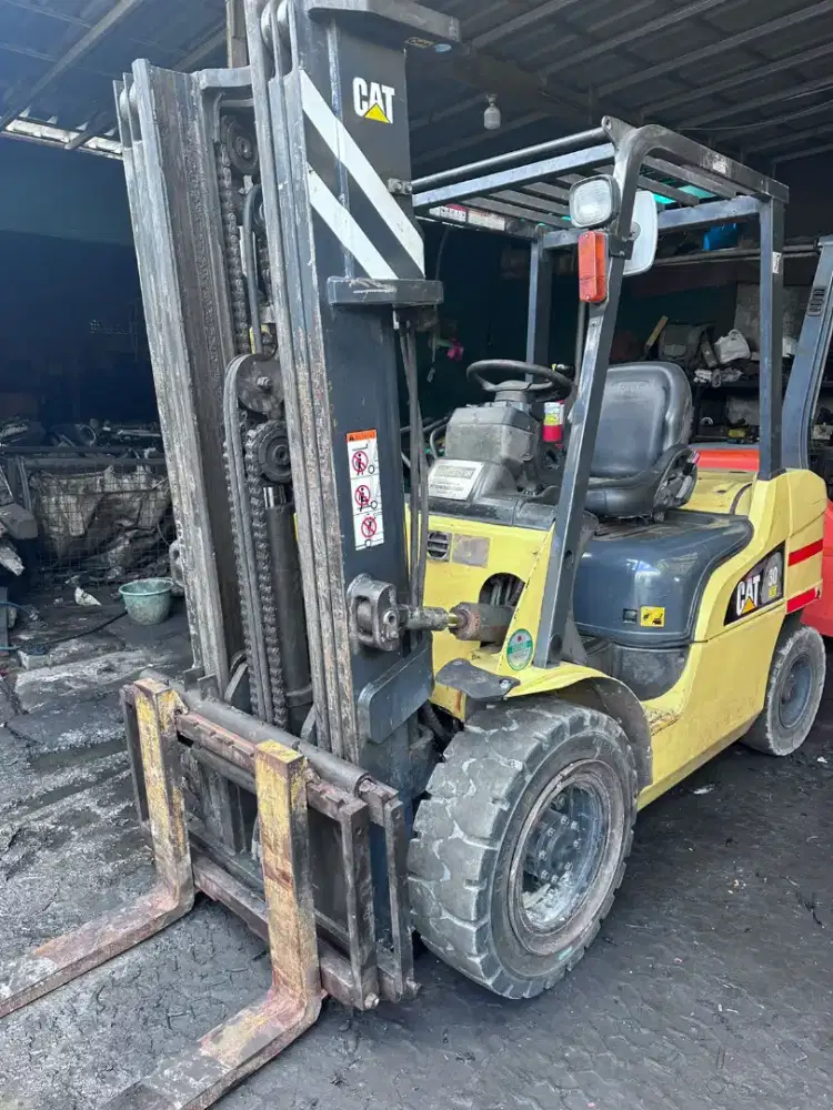 Forklift Bekas murah Catterpilar 3 ton 2018