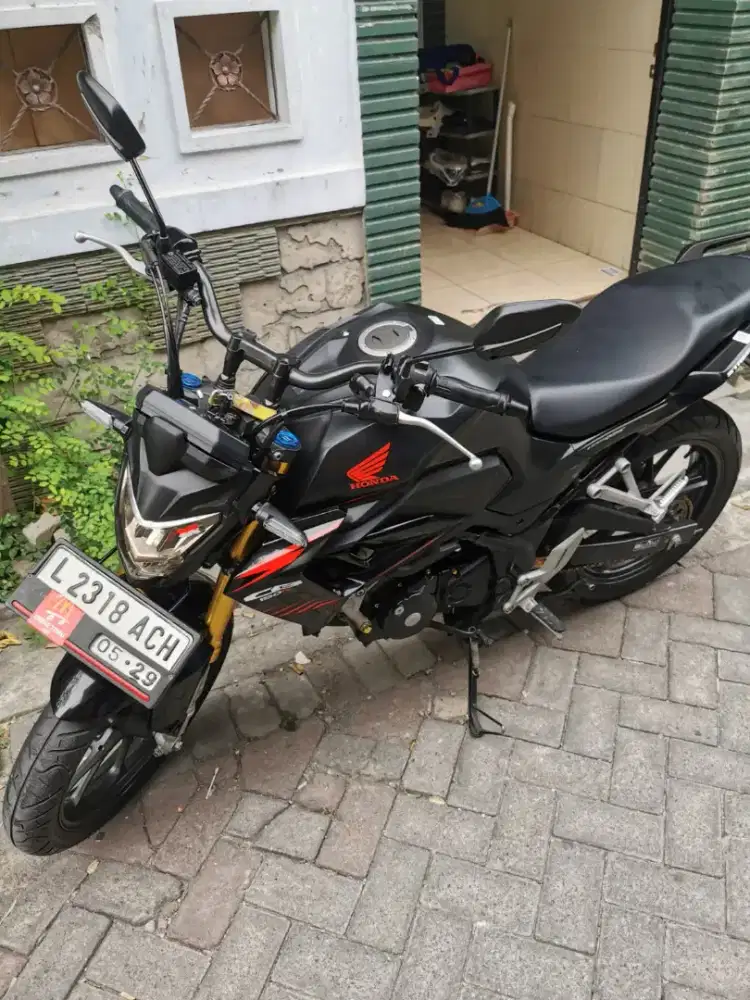 Honda CB150R Std UpSideDown Black th.2022 Pembelian Dealer th.2024