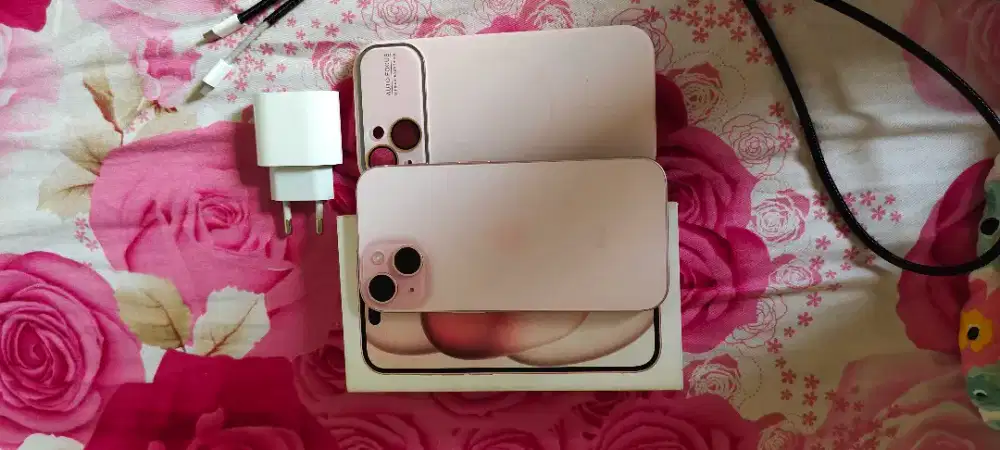 iPhone 15 pink Besic 128