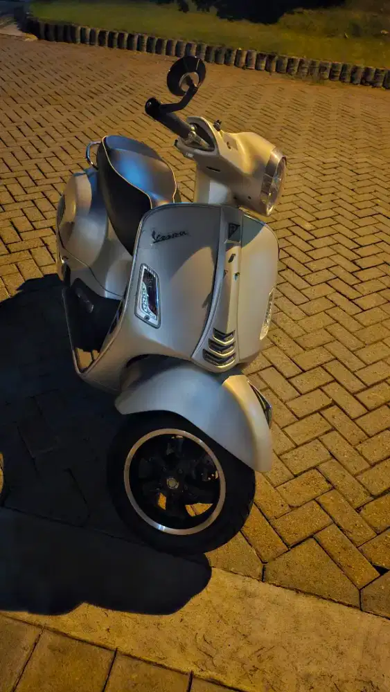 VESPA GTS LOW KM 1.500
