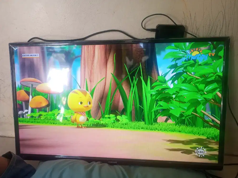 Dijual cepat tv Samsung 32 ince bisa YouTube mulus