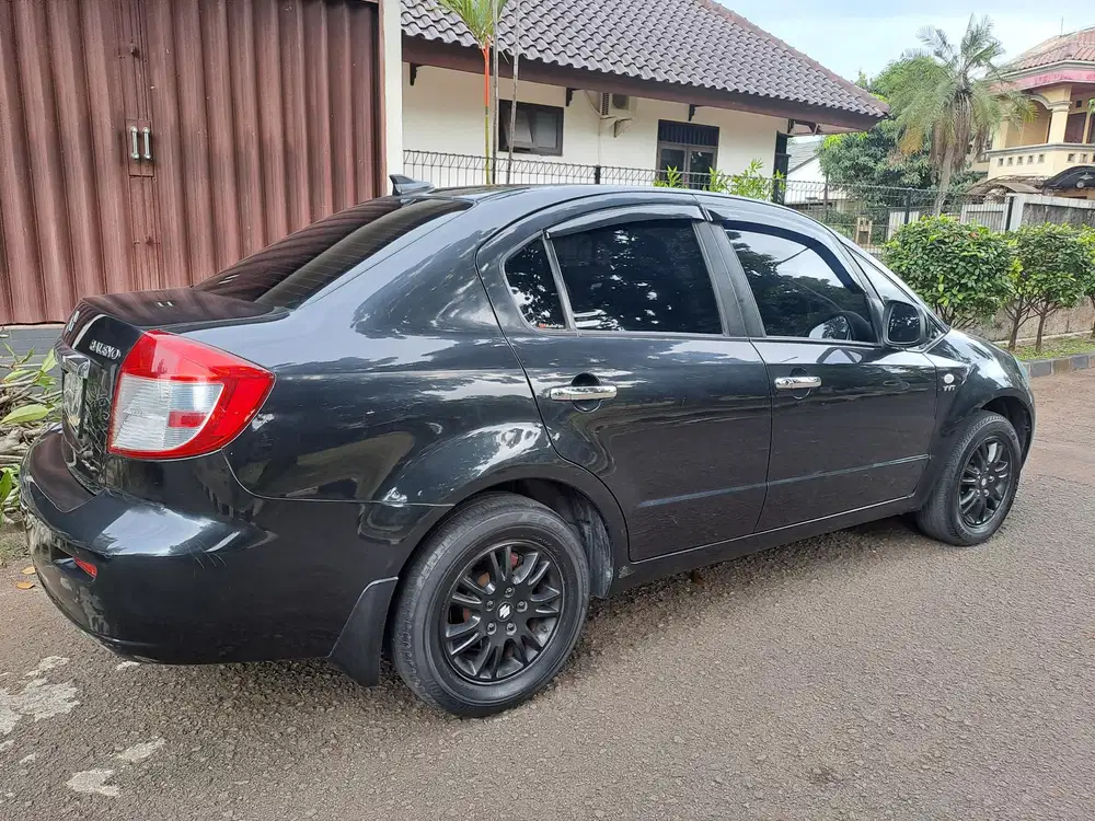 Suzuki neo Baleno manual 2008 hitam