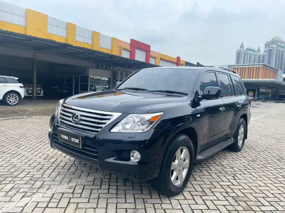 Lexus LX570 2009 black int luxury grey