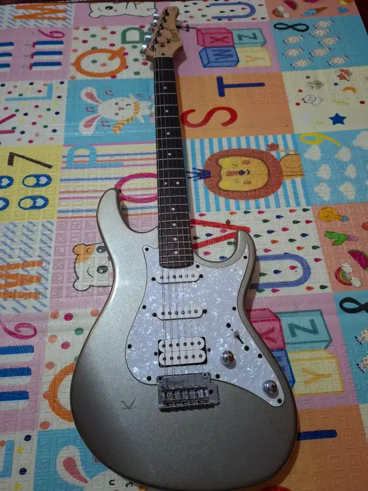 Cort G250 like pacifica g 250