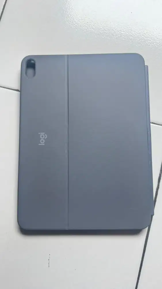 Logitech Combo Touch Keyboard for iPad 11”– Mulus Like New