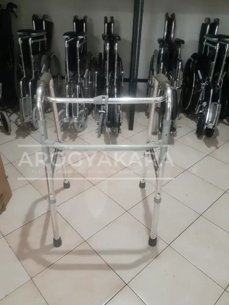 Walker lipat bekas