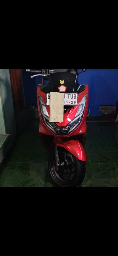 Jual honda pcx cbs 2024 bulan 11..kondisi terawat, km low