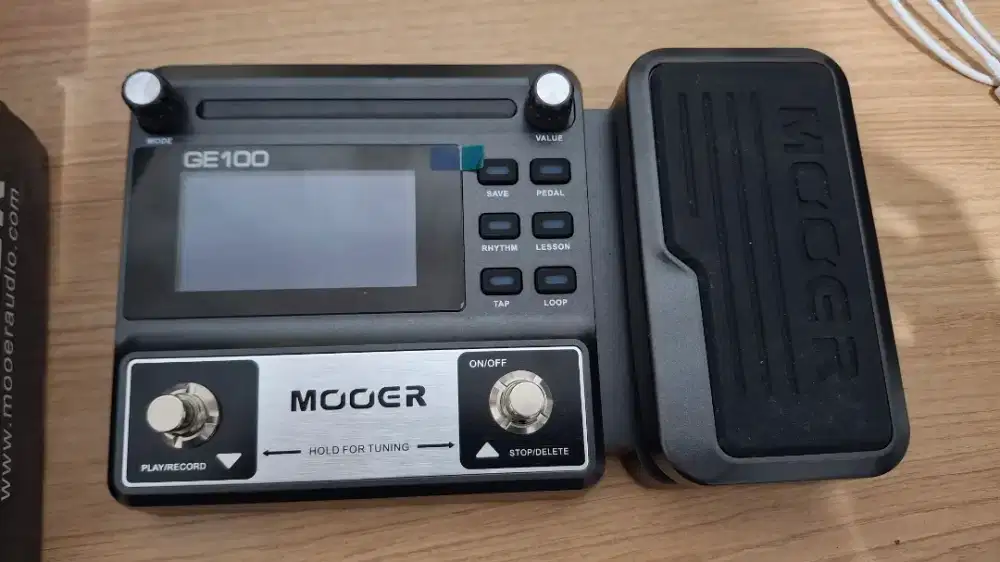 Efek Mooer GE100 dan pickup EMG HZ posisi neck