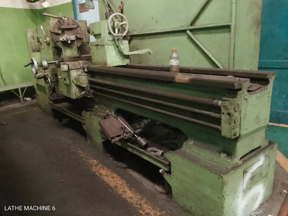 MESIN BUBUT / LATHE MACHINE
