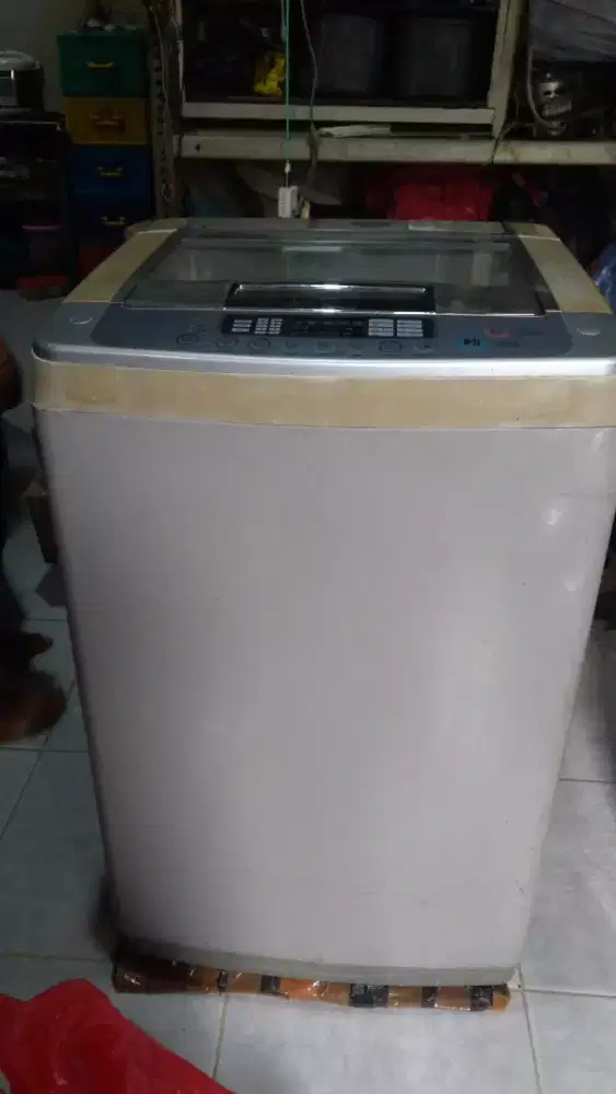 Mesin cuci LG top loading
