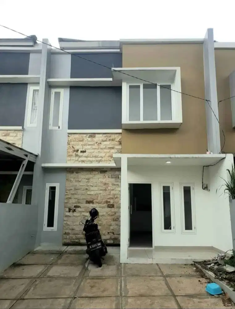 Dijual rumah lantai 2 mepet gdc depok