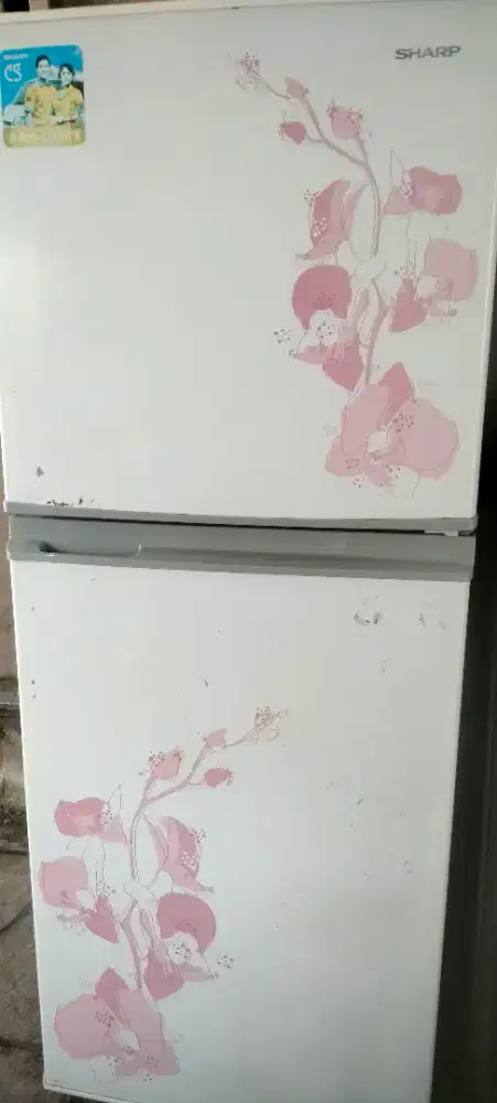 Kulkas 2 pintu merk SHARP