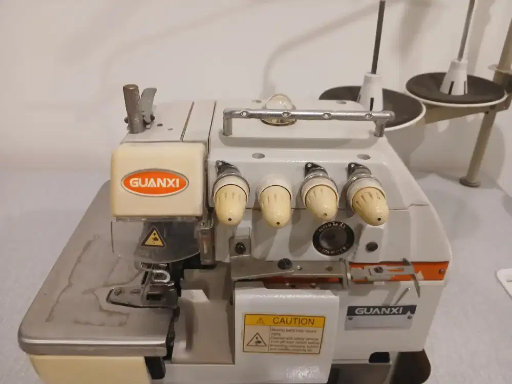 Mesin Obras merk GUANXI tipe GX747 Benang