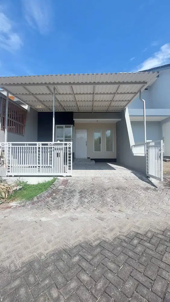 DISEWAKAN RUMAH LADIVA GREENHILL RAYA MENGANTI