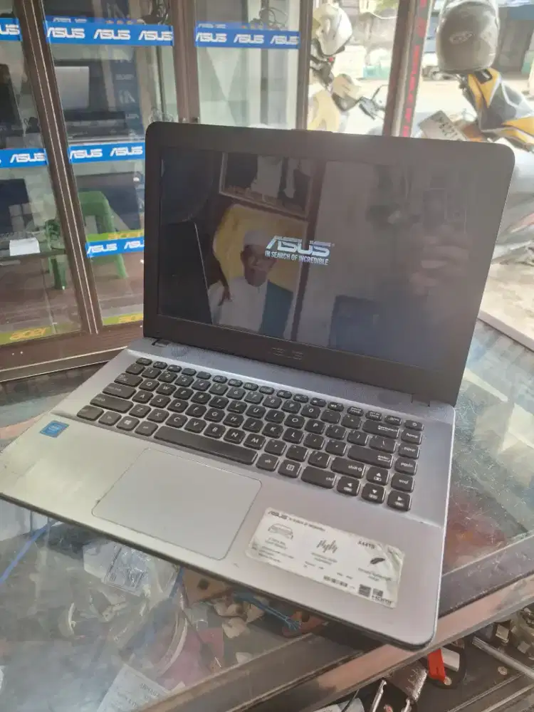 Laptop Asus X441S murmer dan siap pakai