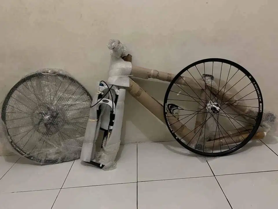 FRAMESET CANNONDALE + FORK FOX + BRAKESET SHIMANO SAINT