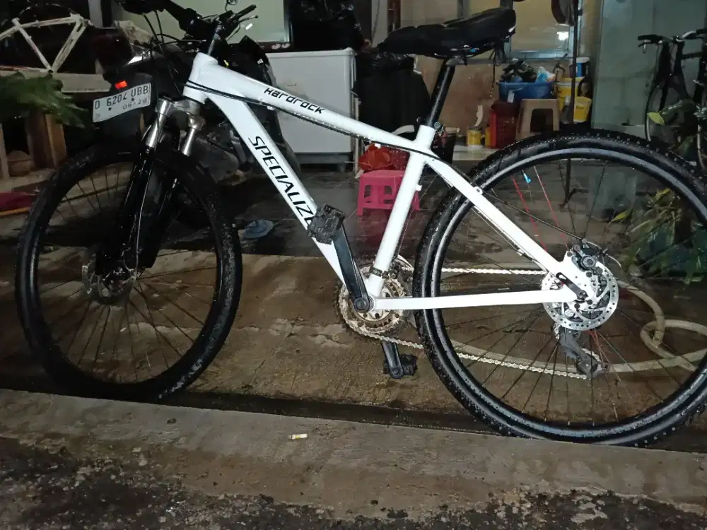 SPECIALIZED 26 MTB new paint