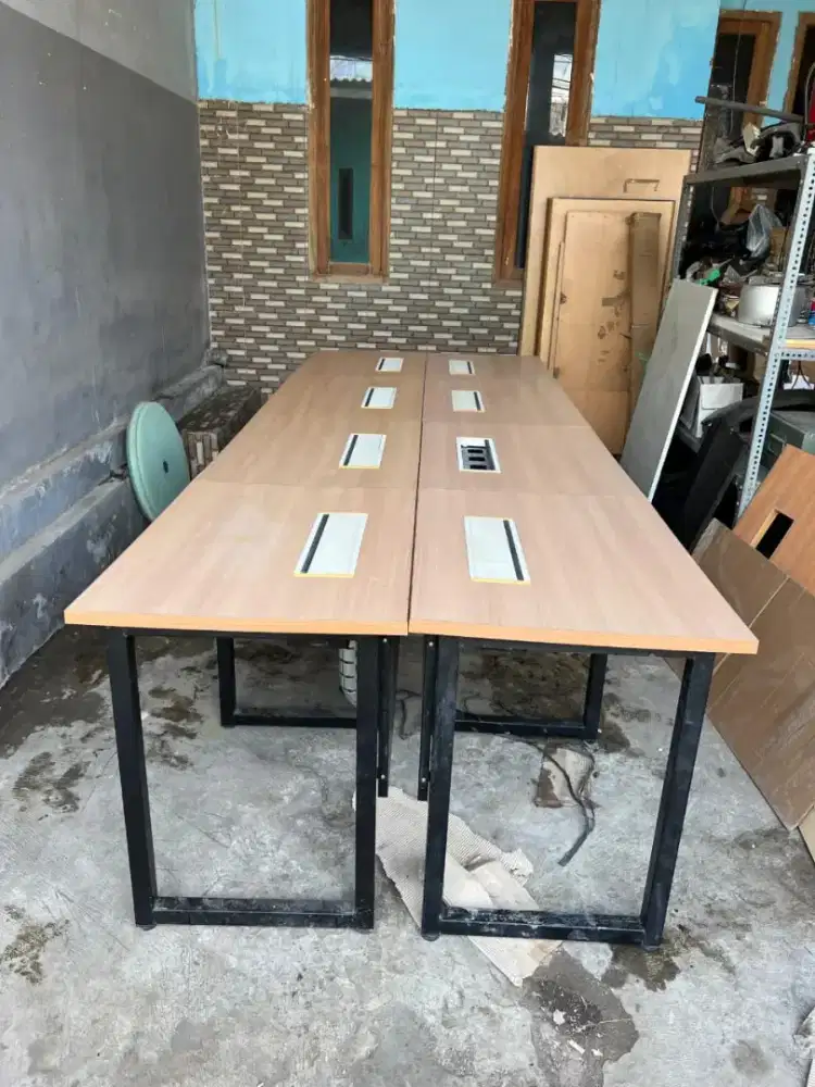 Meja meeting/rapat, dr partikelboard rangka besi, bekas kokoh bagus.