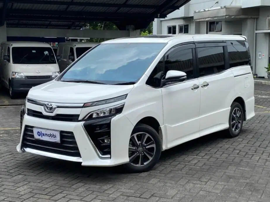 KM RENDAH Toyota Voxy 2.0 Bensin Matic 2019 pUTIH pHB