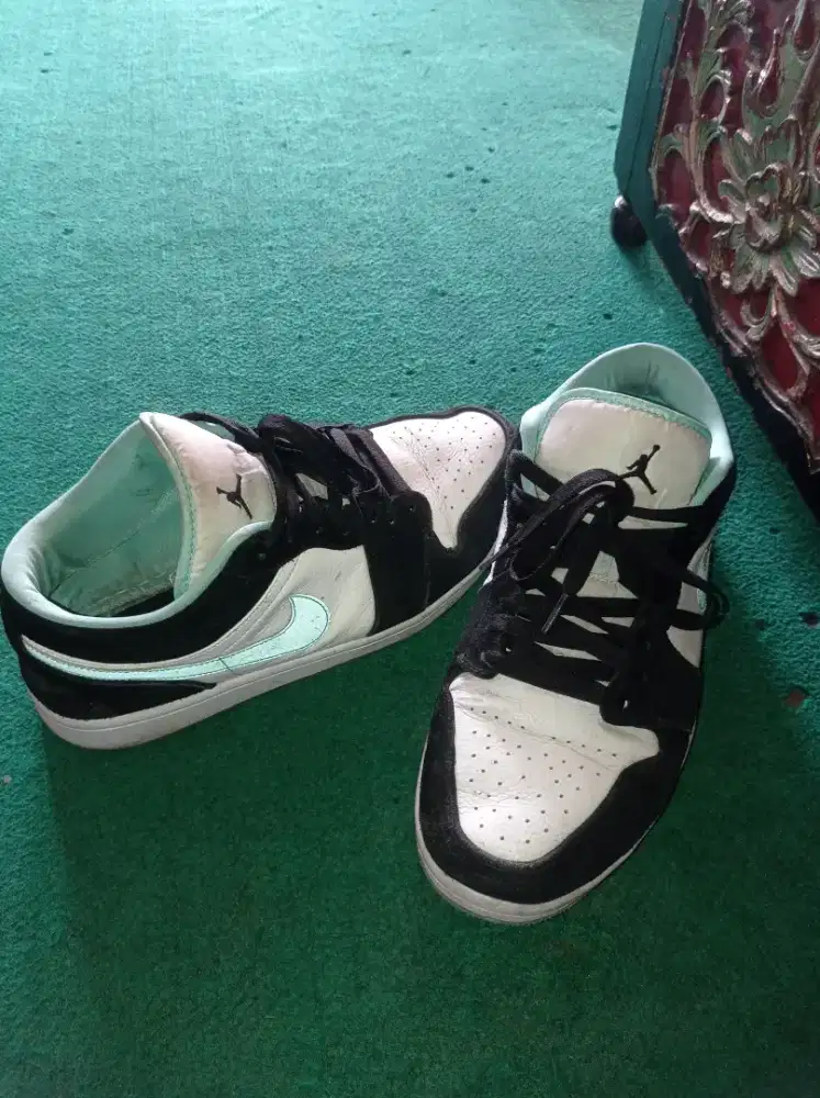 SEPATU NIKE GARIS TEPI REFLEKTIF