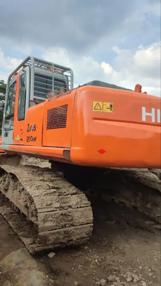 Exca Hitachi 210MF 2012
di Samarinda