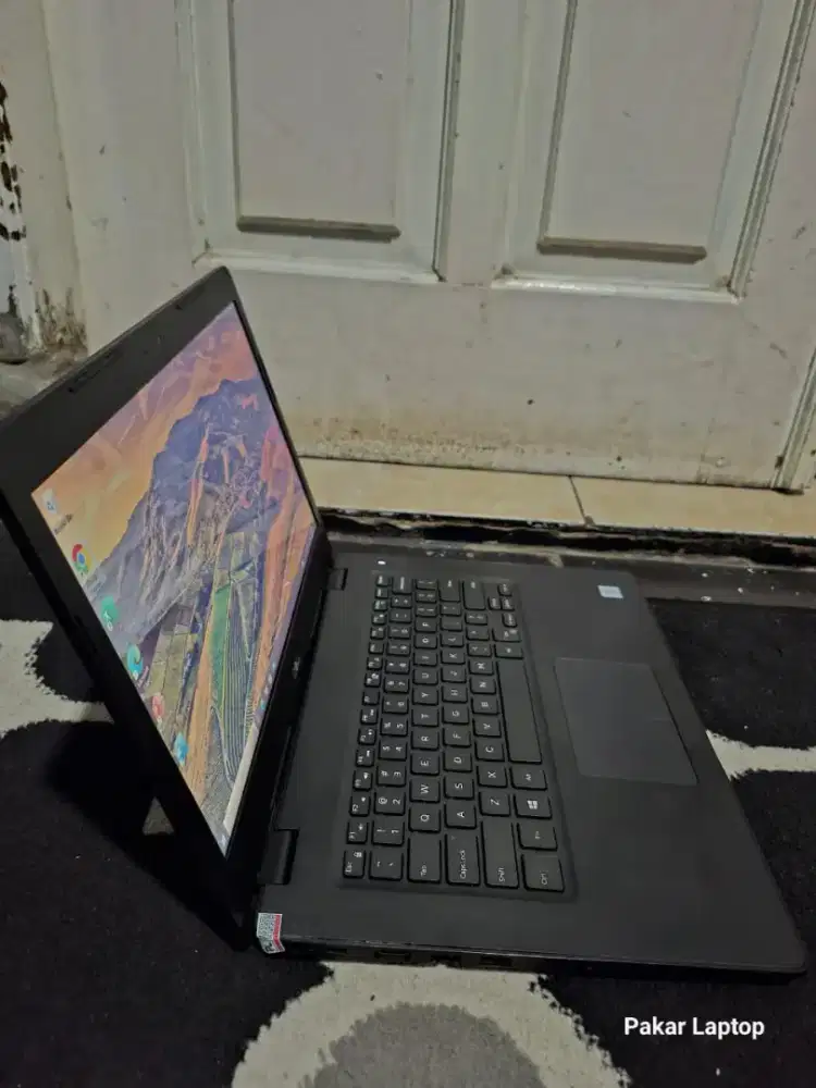 Leptop DELL LATITUDE 3490
Kondisi mulus dan siap