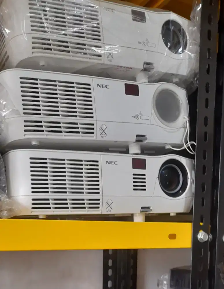 Di jual proyektor NEC