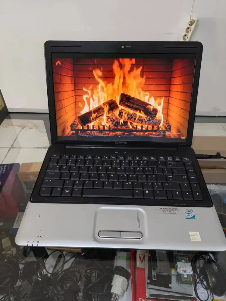 LAPTOP COMPAQ LIKE NEW BERGARANSI 1 BULAN SSD 128GB