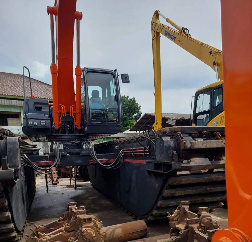 Dijual Excavator Hitachi Long Arm ZX210LC Tahun 2018