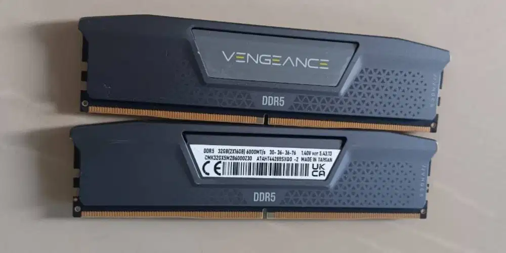 CORSAIR VENGEANCE 32GB 6000mhz DDR5 mulus likenew non box ram PC