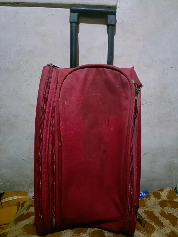 Koper kecil muat banyak ada roda