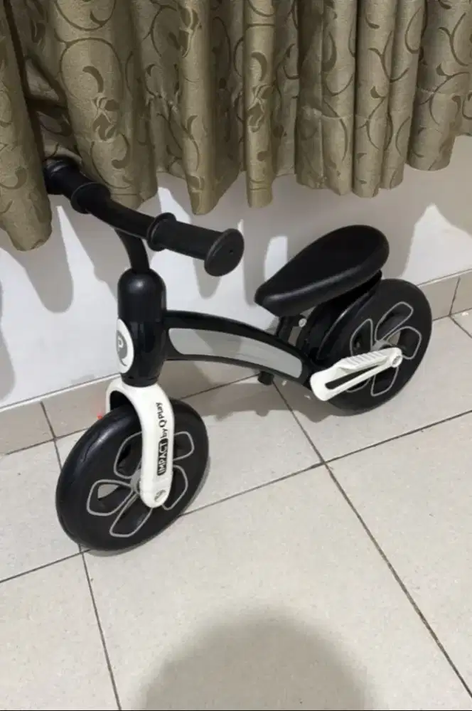 Balancing bike qplay impact black