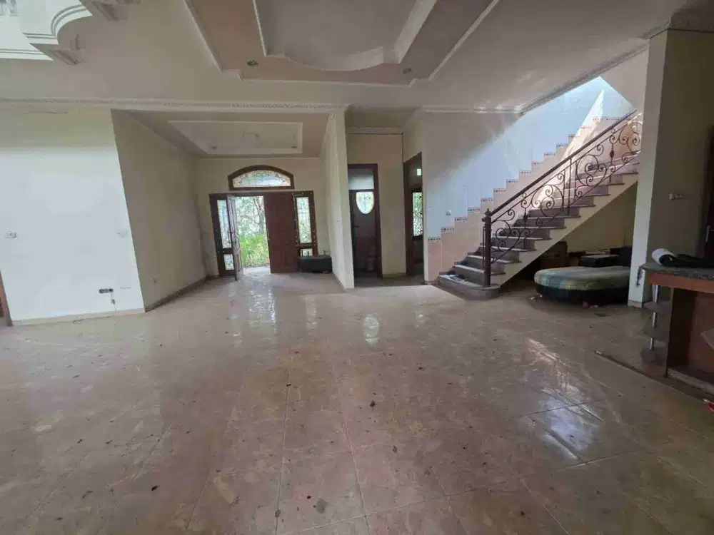 Dijual Murah Under Market Rumah Hitung Tanah Golf View Raya Bukit Golf Citraland Surabaya Barat