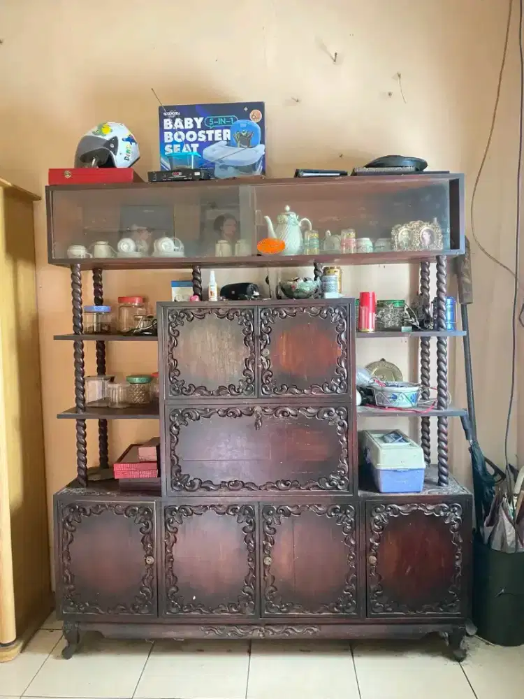 Lemari Liswar Pajangan Jati Tua