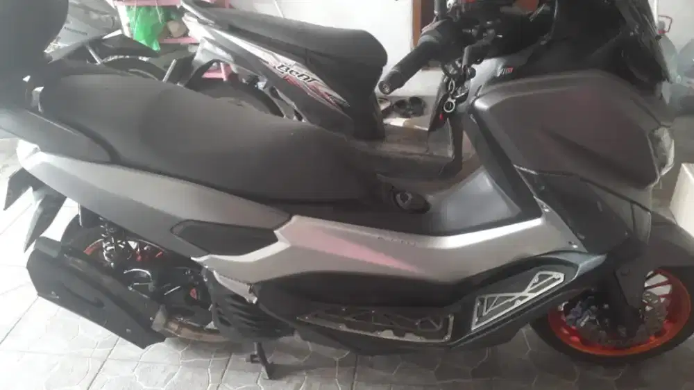 YAMAHA NMAX TOURING