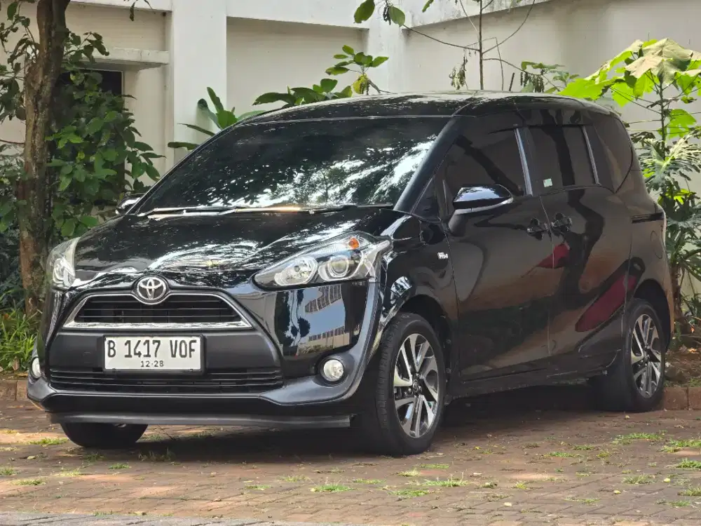Toyota Sienta V Matic 2018
Hitam Metalik