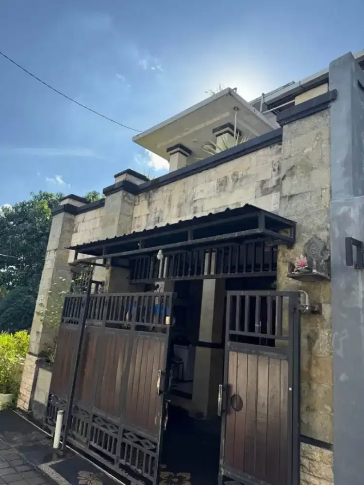 DI JUAL CEPAT RUMAH DI JALAN MUDING TENGAH KEROBOKAN , BALI
