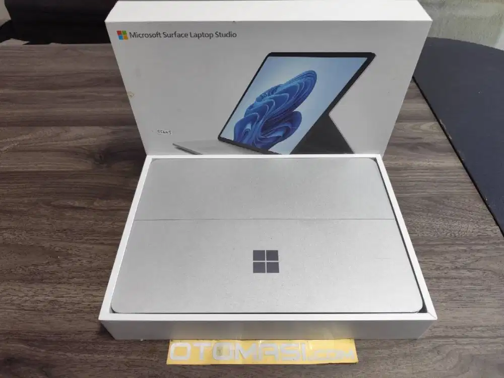 Microsoft Surface Laptop Studio i7-11370H 3.30GHz 16GB 1TB