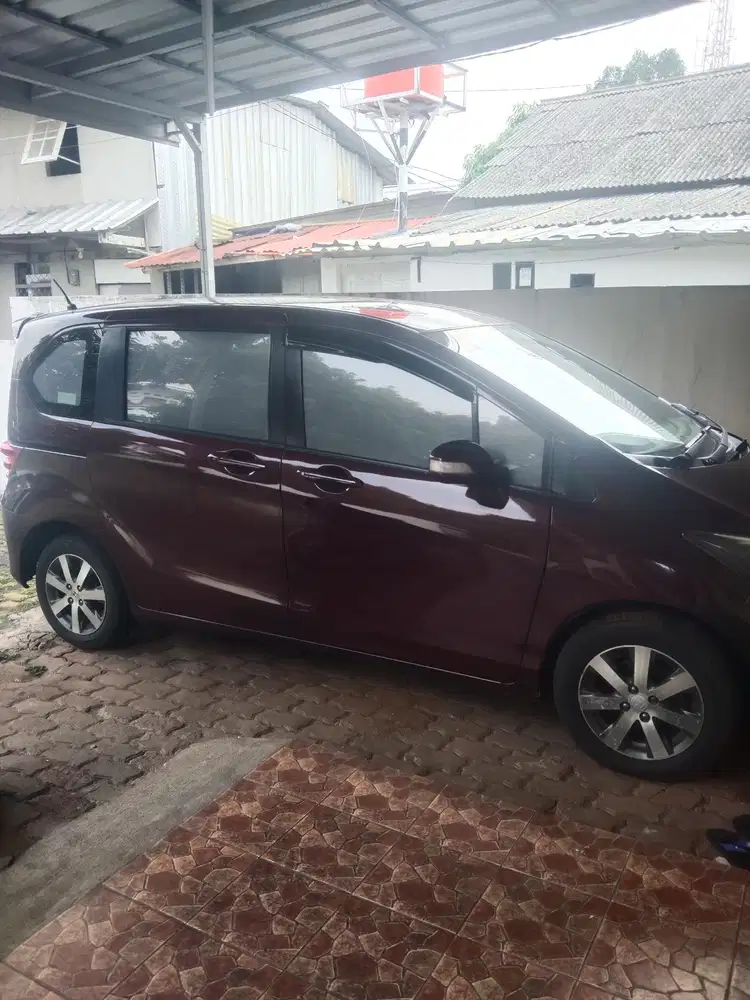 Honda Freed 2010 Bensin