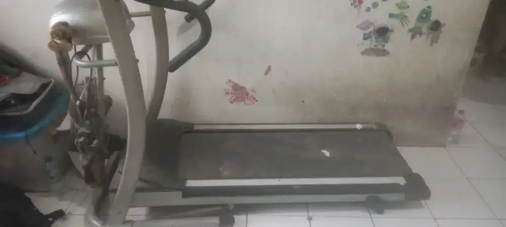 Treadmil besar  kebayoran lama