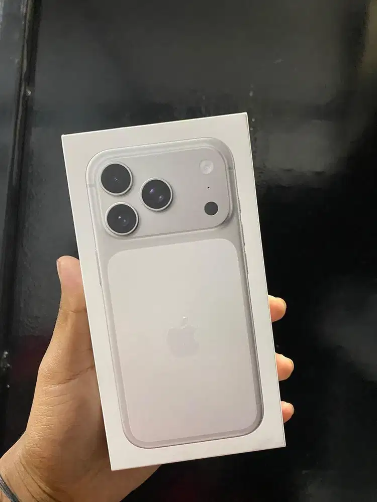 IPHONE 17 PRO SILV