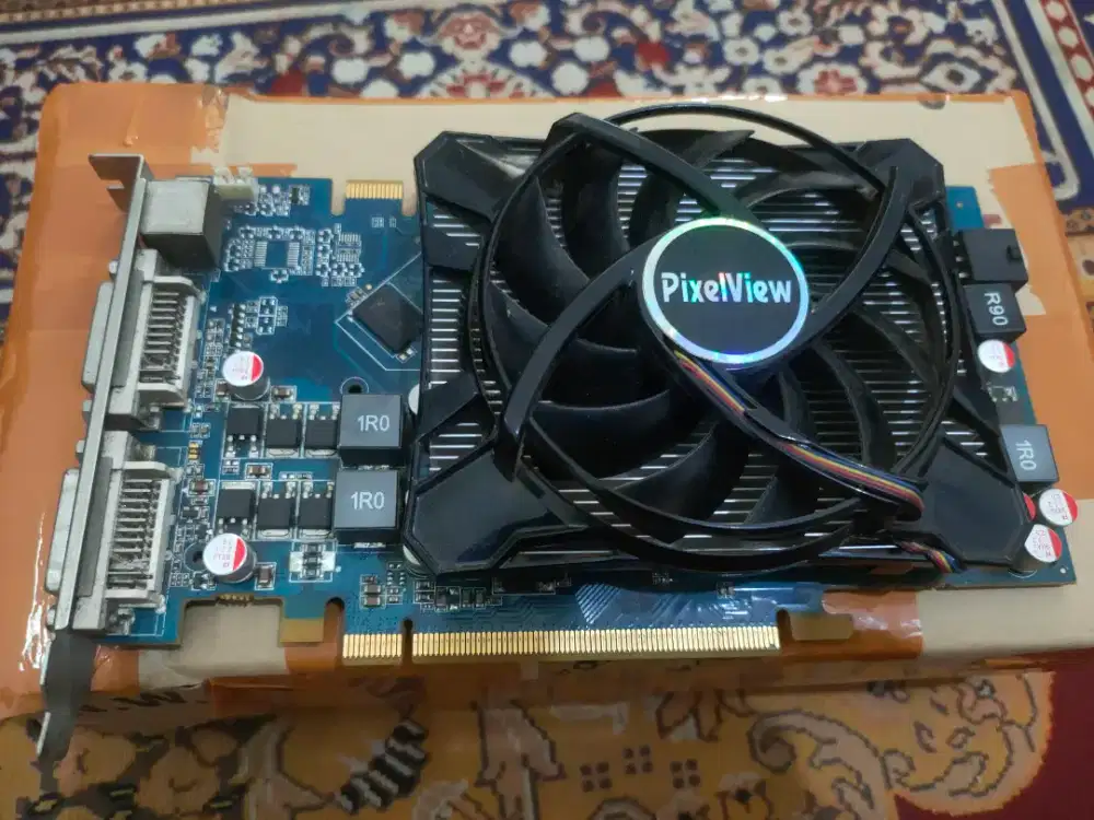 GeForce Pixelview 9800 GT 1 gb DDR3 256 bit