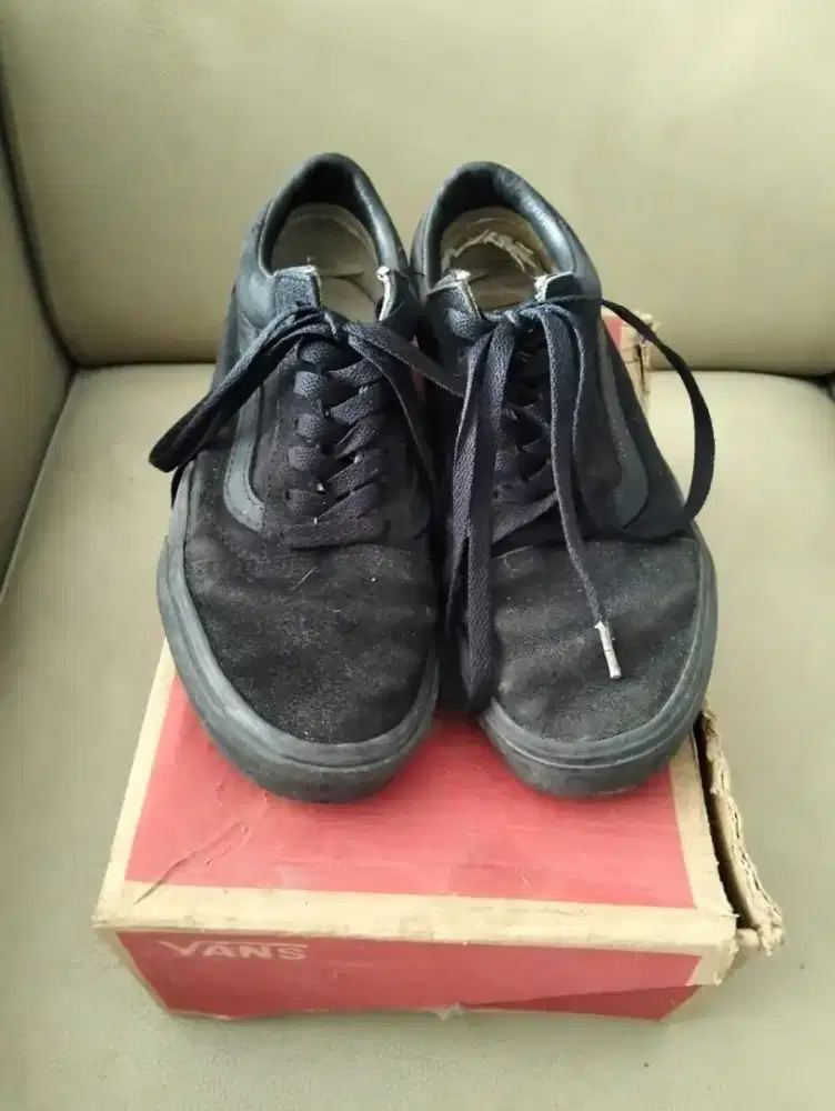 SEPATU VANS OLDSKOOL FULLBLACK UK 38