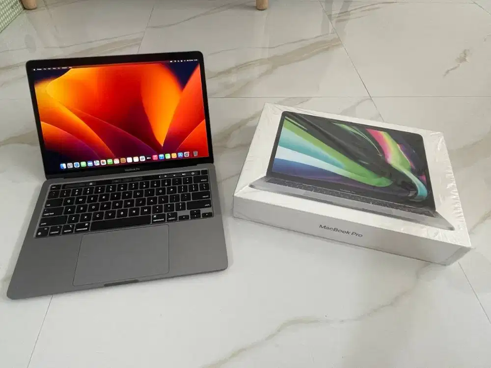 UNIK ! MACBOOK PRO 2022 M2 Grey TouchBar cycle count 9