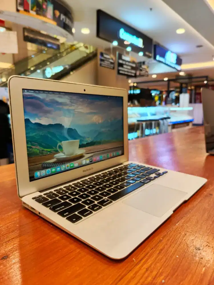 Macbook Air 11 inch ,2013