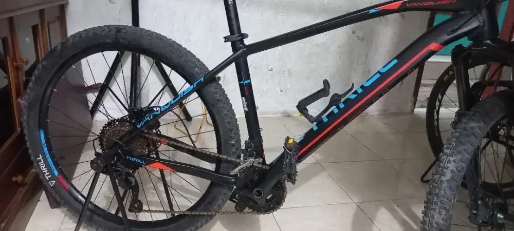 Sepeda thrill vanquish elite