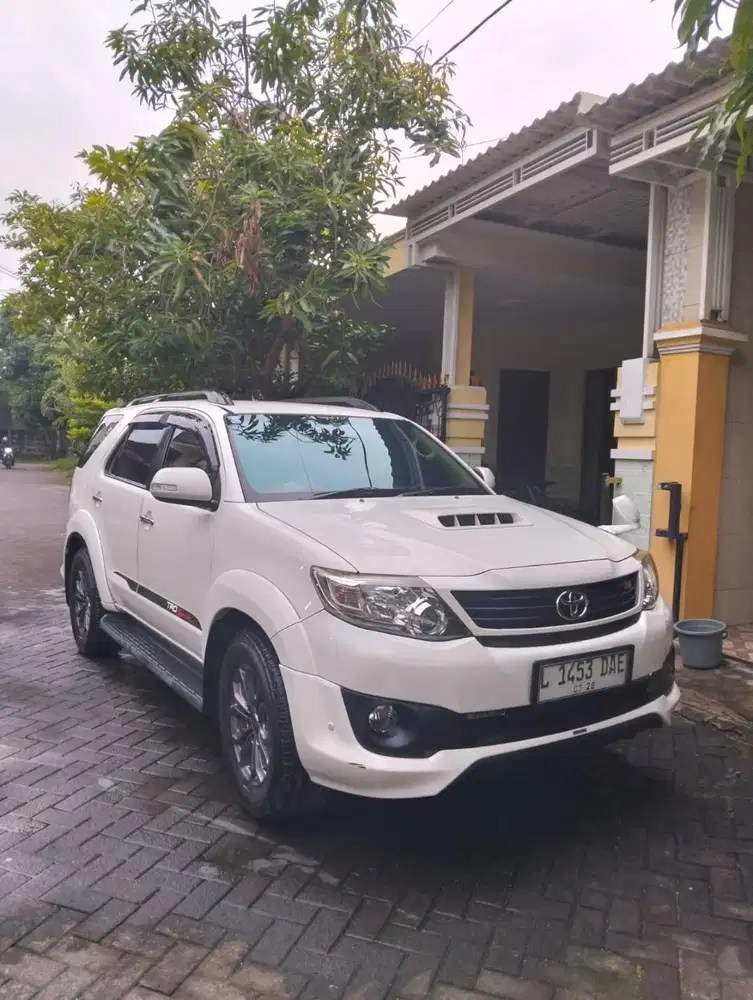 FORTUNER 2500cc Type G Matic VNT Turbo KM Rendah