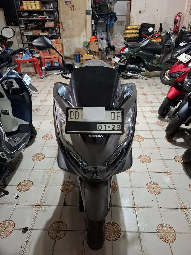 Honda pcx abs 160cc 2024 cokelat