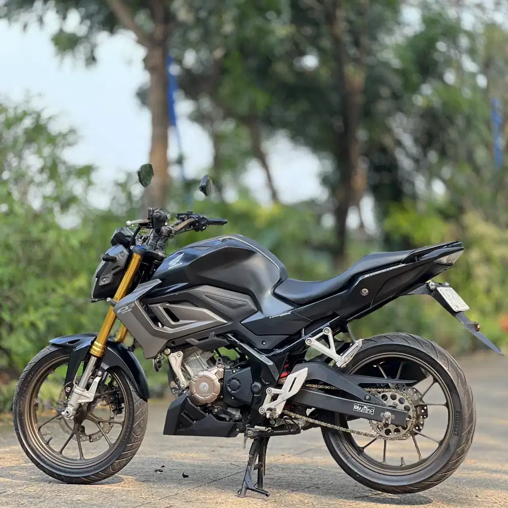 HONDA NEW CB 150R HITAM 2023 KM LOW PAJAK PANJANG SIAP NGEBUT