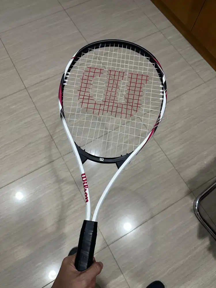 Raket Tennis Wilson (untuk pemula)